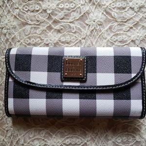 Dooney & Bourke Buffalo Plaid Tucker Wallet B & W